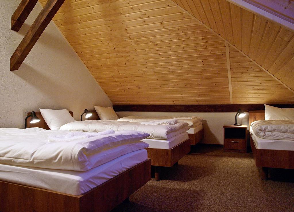 Noclegi Helvet Ustrzyki Dolne Kamer foto