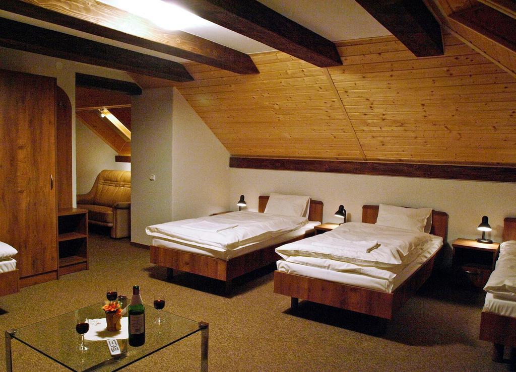 Noclegi Helvet Ustrzyki Dolne Kamer foto